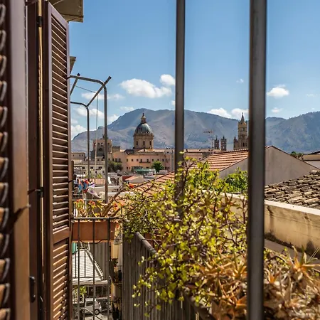 Attico Nel Cuore Del Centro Storico Di Apartmán Palermo